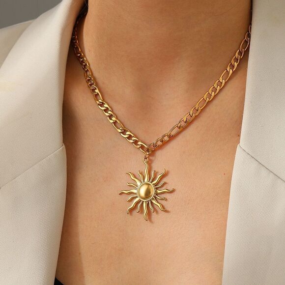 18K Gold Plated Sun Pendant Figaro Chain Necklace - Picture 1 of 5